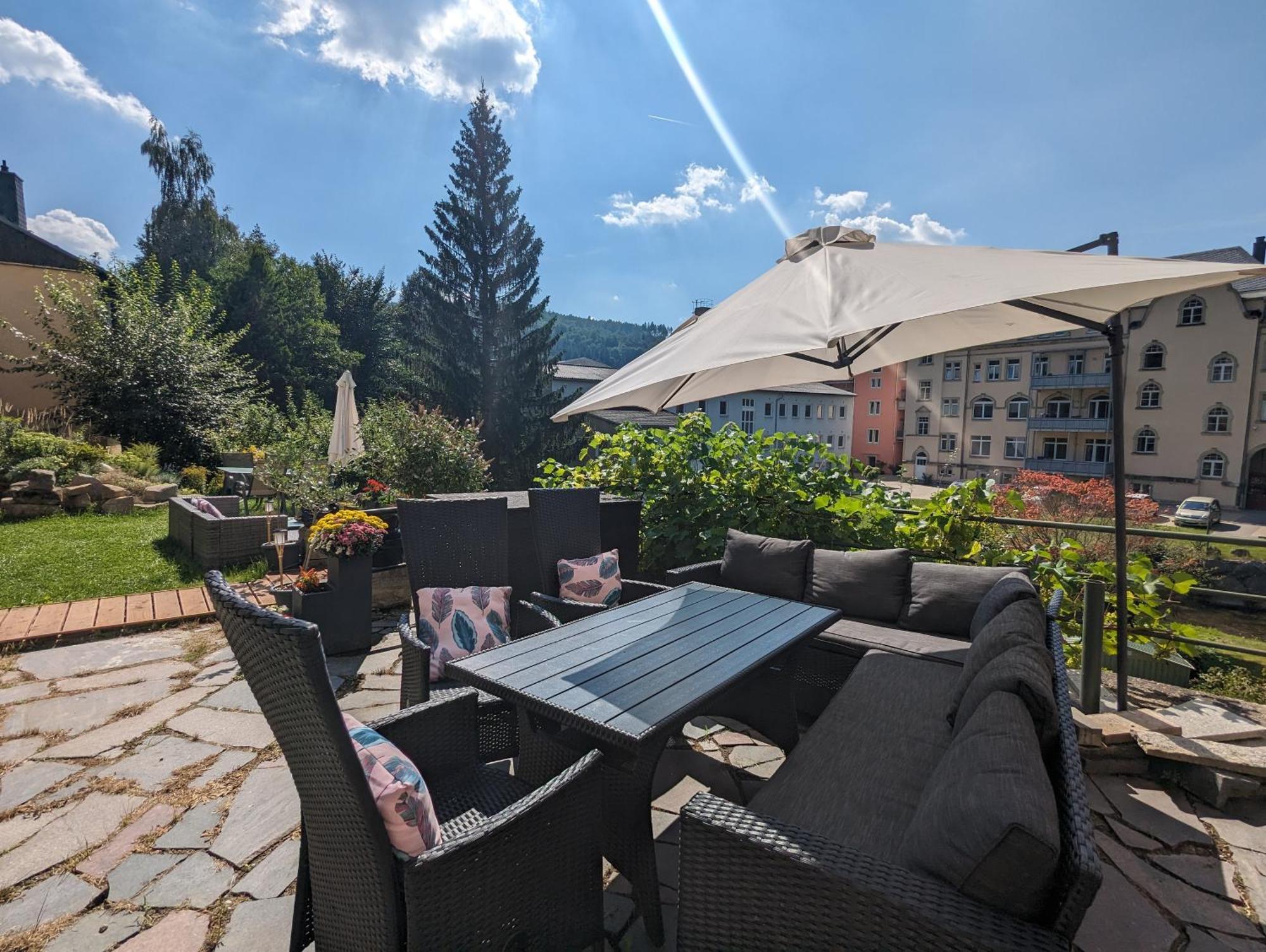 Famzi - Urlaubsmagie - Familienwohnung Mit Gemeinschaftsgarten, -Sauna & -Pool Sebnitz Exteriör bild