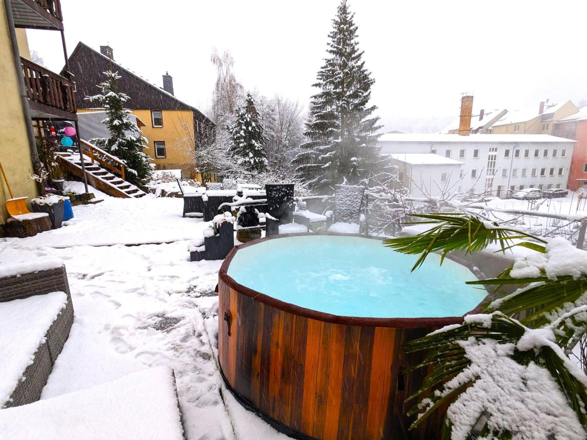 Famzi - Urlaubsmagie - Familienwohnung Mit Gemeinschaftsgarten, -Sauna & -Pool Sebnitz Exteriör bild