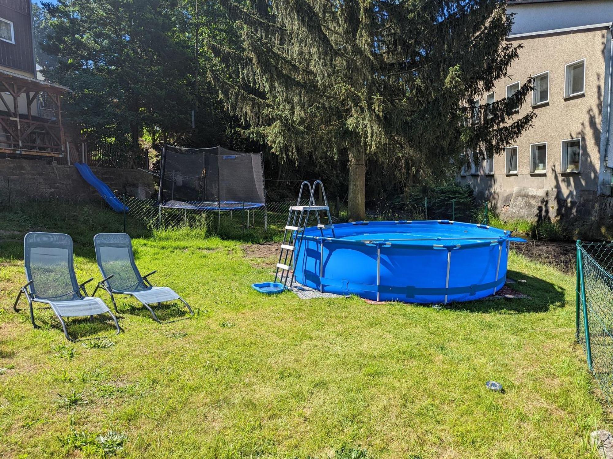 Famzi - Urlaubsmagie - Familienwohnung Mit Gemeinschaftsgarten, -Sauna & -Pool Sebnitz Exteriör bild