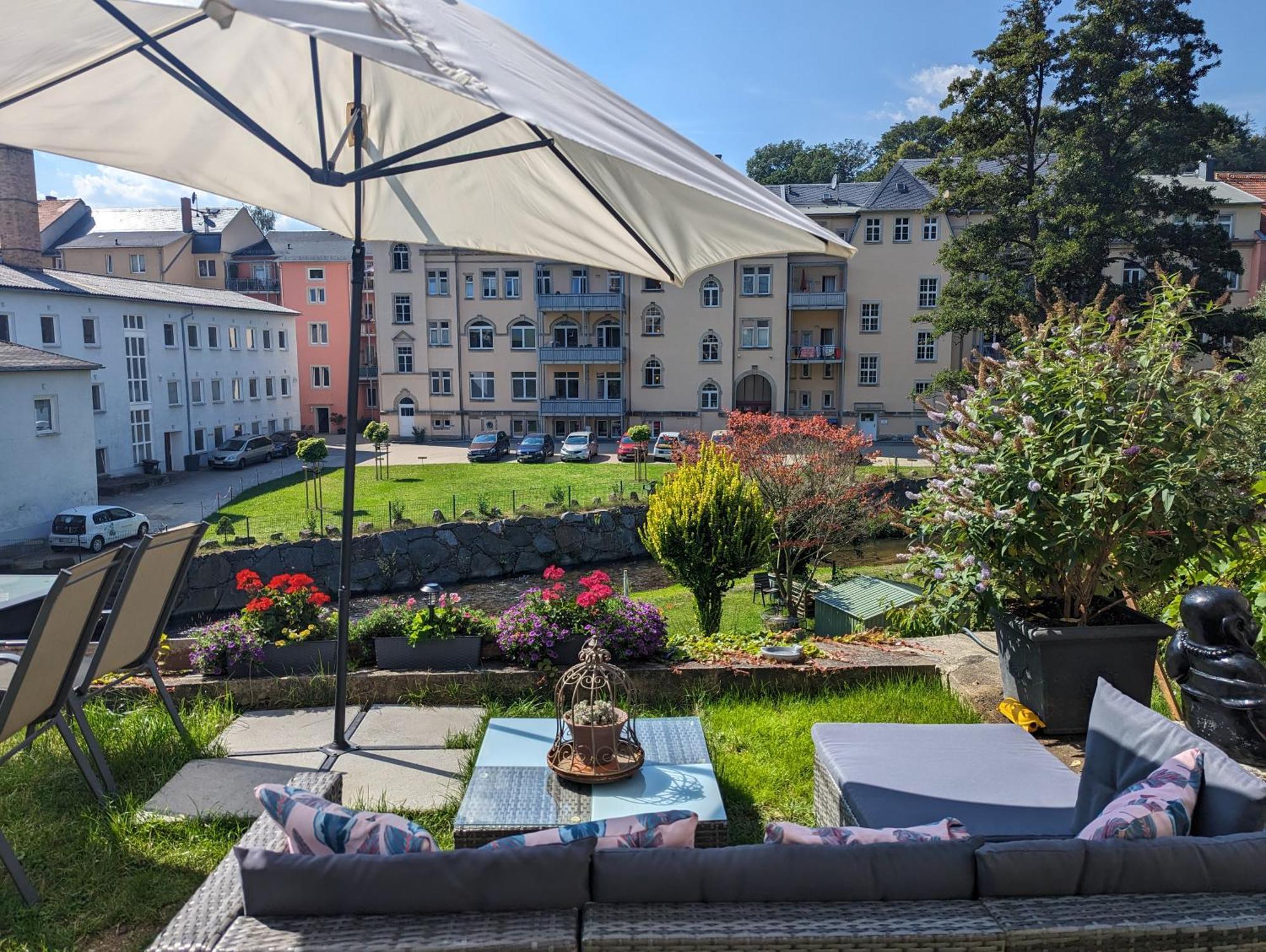 Famzi - Urlaubsmagie - Familienwohnung Mit Gemeinschaftsgarten, -Sauna & -Pool Sebnitz Exteriör bild