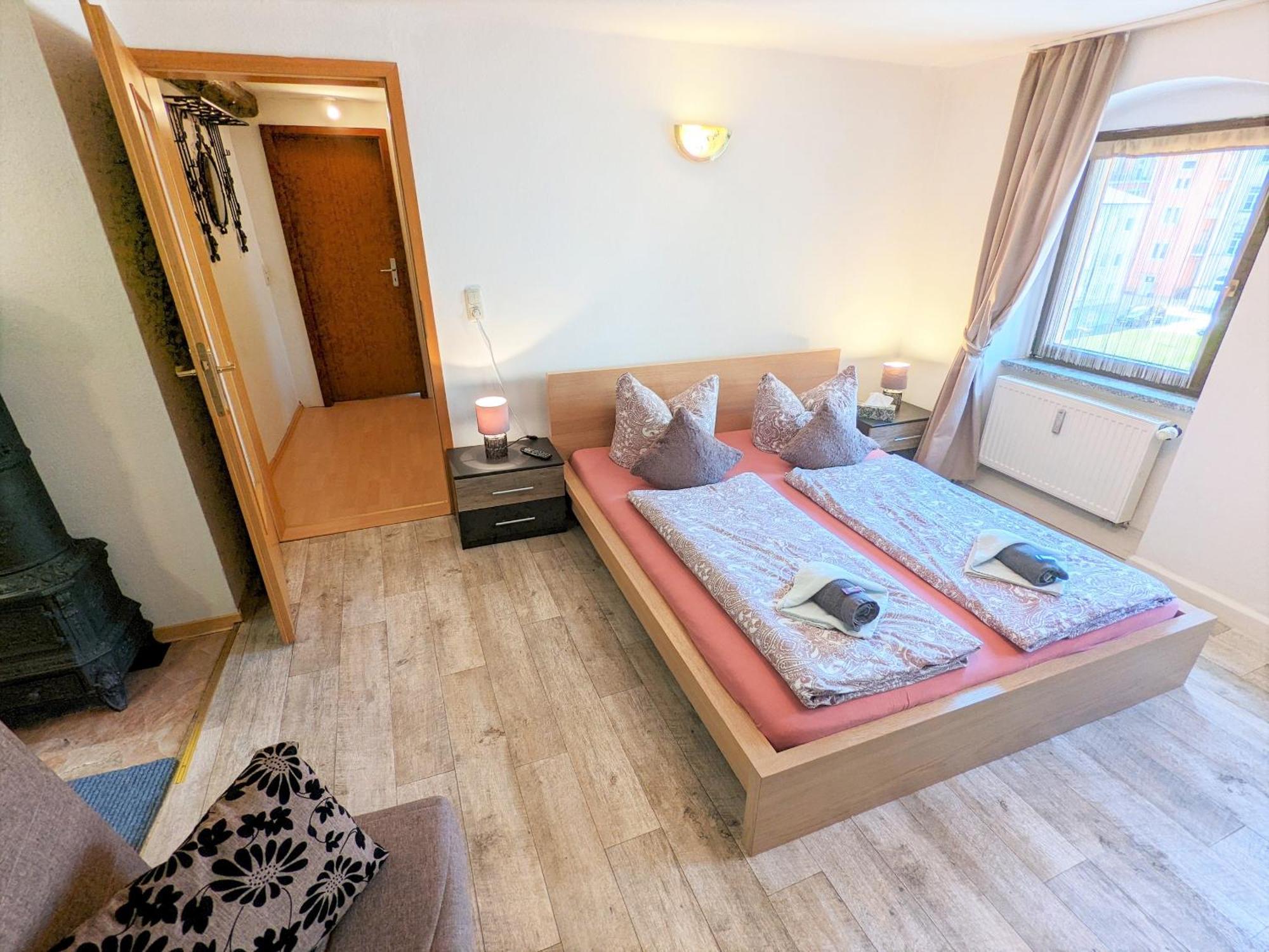 Famzi - Urlaubsmagie - Familienwohnung Mit Gemeinschaftsgarten, -Sauna & -Pool Sebnitz Exteriör bild