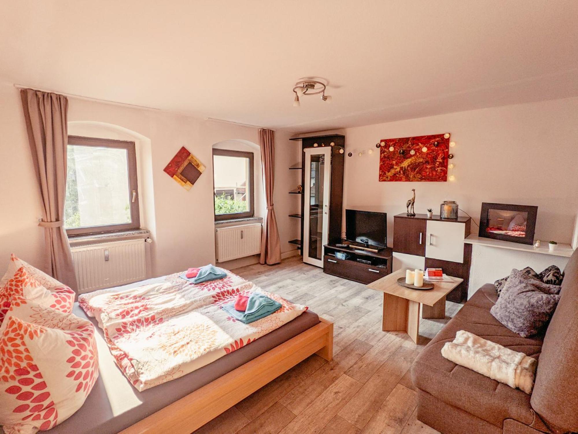 Famzi - Urlaubsmagie - Familienwohnung Mit Gemeinschaftsgarten, -Sauna & -Pool Sebnitz Exteriör bild