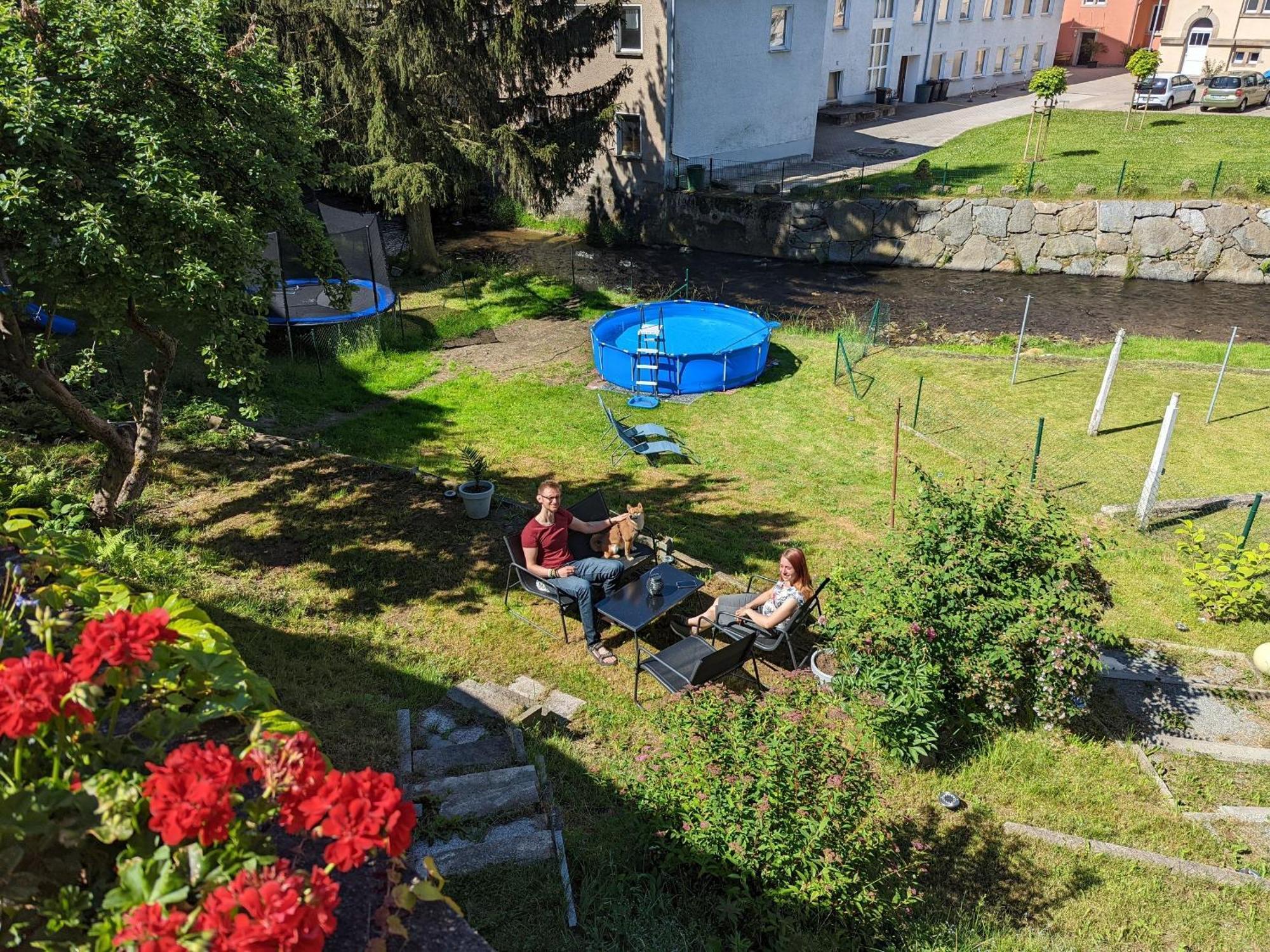 Famzi - Urlaubsmagie - Familienwohnung Mit Gemeinschaftsgarten, -Sauna & -Pool Sebnitz Exteriör bild