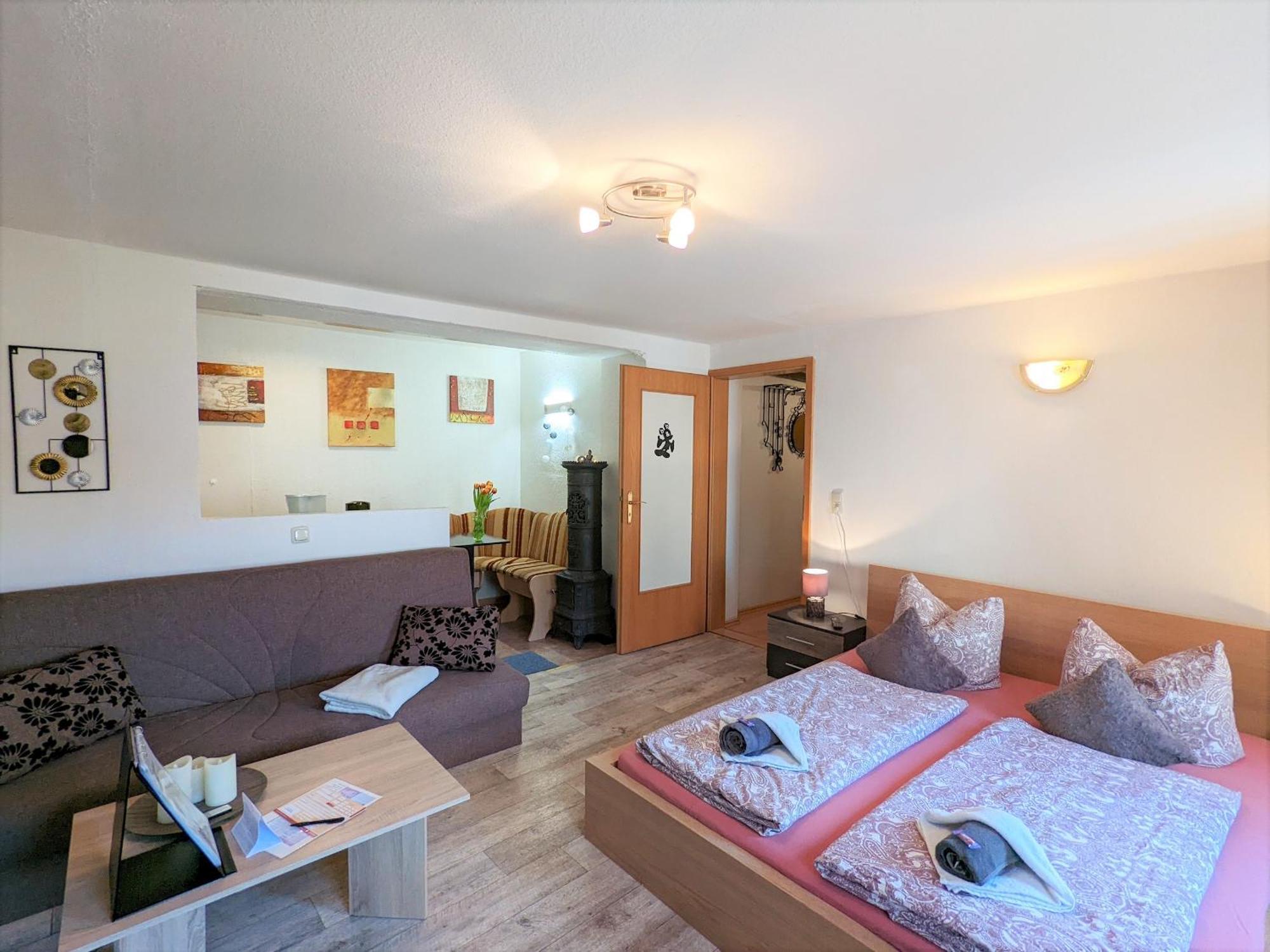 Famzi - Urlaubsmagie - Familienwohnung Mit Gemeinschaftsgarten, -Sauna & -Pool Sebnitz Exteriör bild