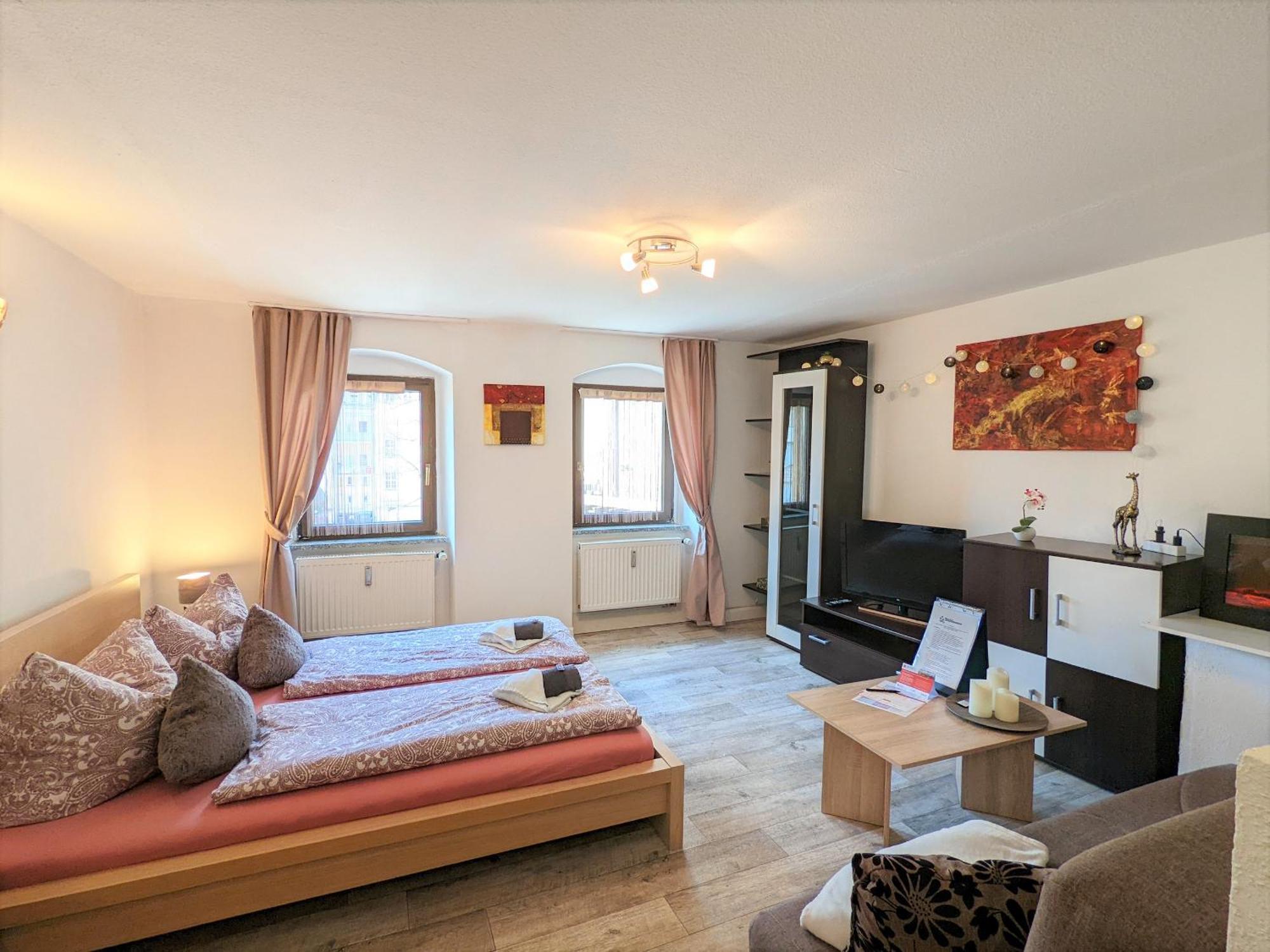 Famzi - Urlaubsmagie - Familienwohnung Mit Gemeinschaftsgarten, -Sauna & -Pool Sebnitz Exteriör bild