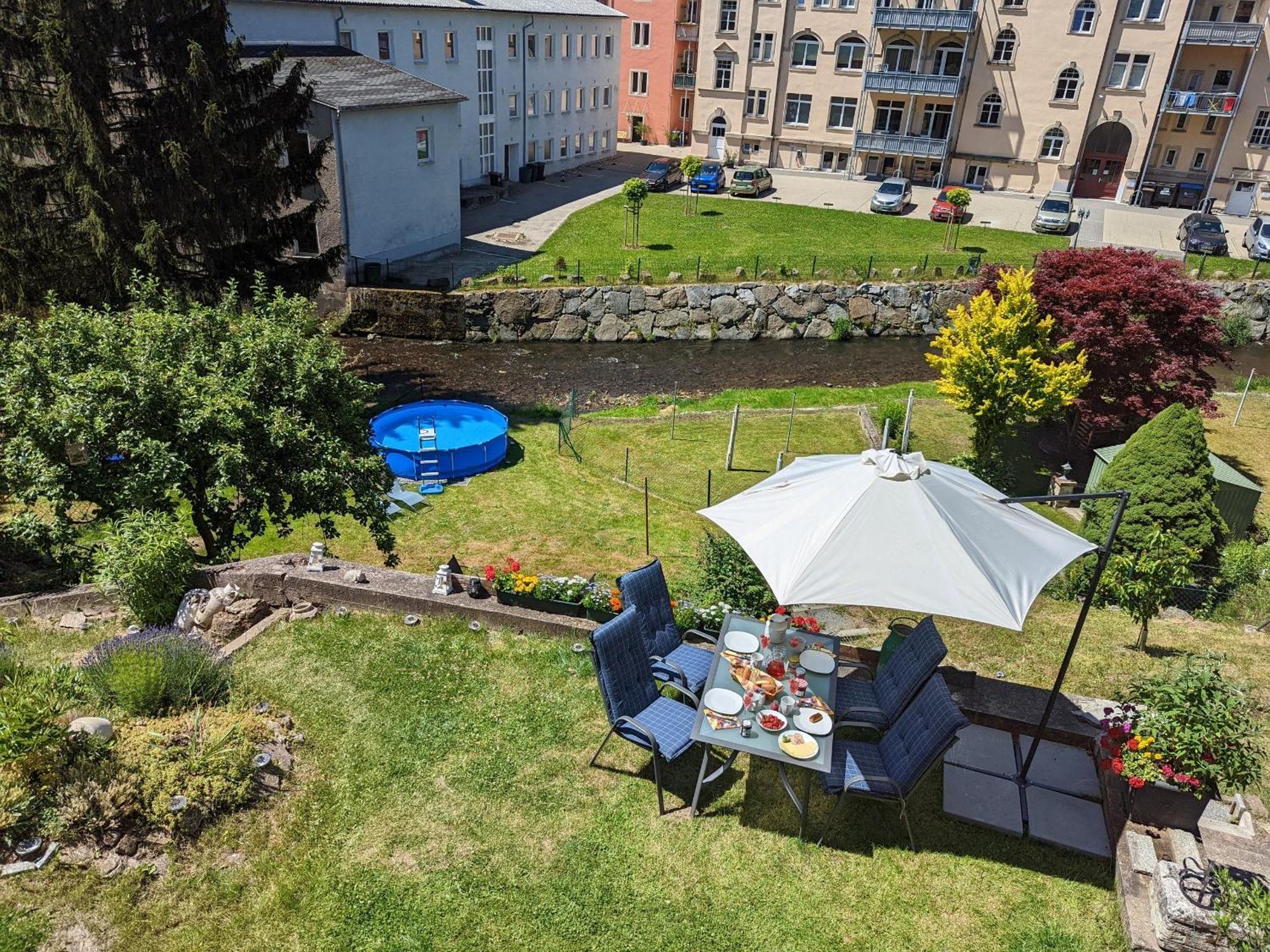 Famzi - Urlaubsmagie - Familienwohnung Mit Gemeinschaftsgarten, -Sauna & -Pool Sebnitz Exteriör bild